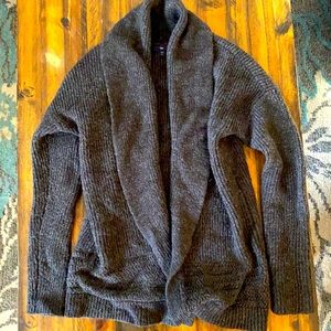 Grey knit gap sweater